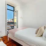 Whome | Mouraria Deluxe *
