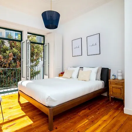 Whome | Mouraria Deluxe