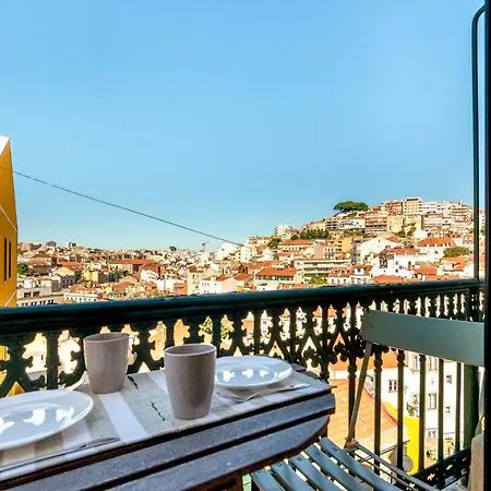 Whome | Mouraria Deluxe