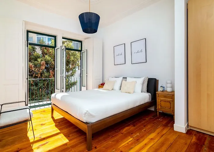 Whome | Mouraria Deluxe