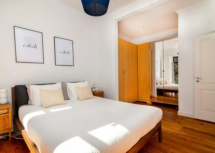 Whome | Mouraria Deluxe